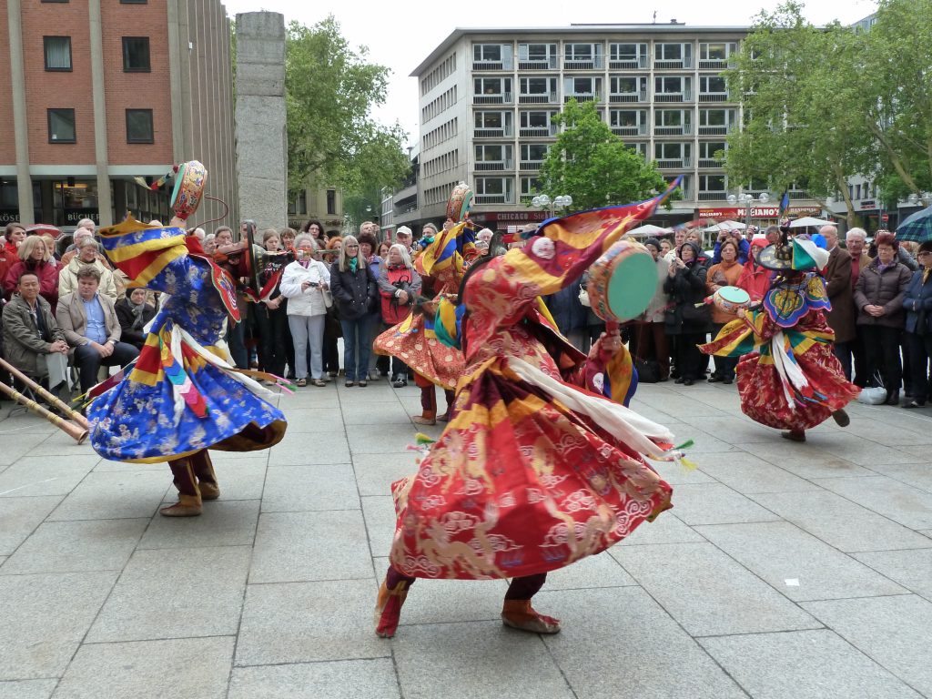 Ein echtes buddhistisches Mandala im eigenen Wohnzimmer ? – Michael